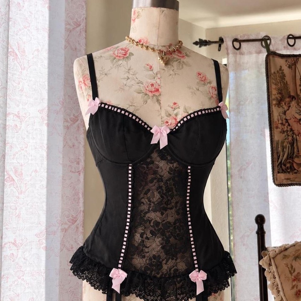 y2k black lace bustier  tagged xl fits like medium y2k black bustier